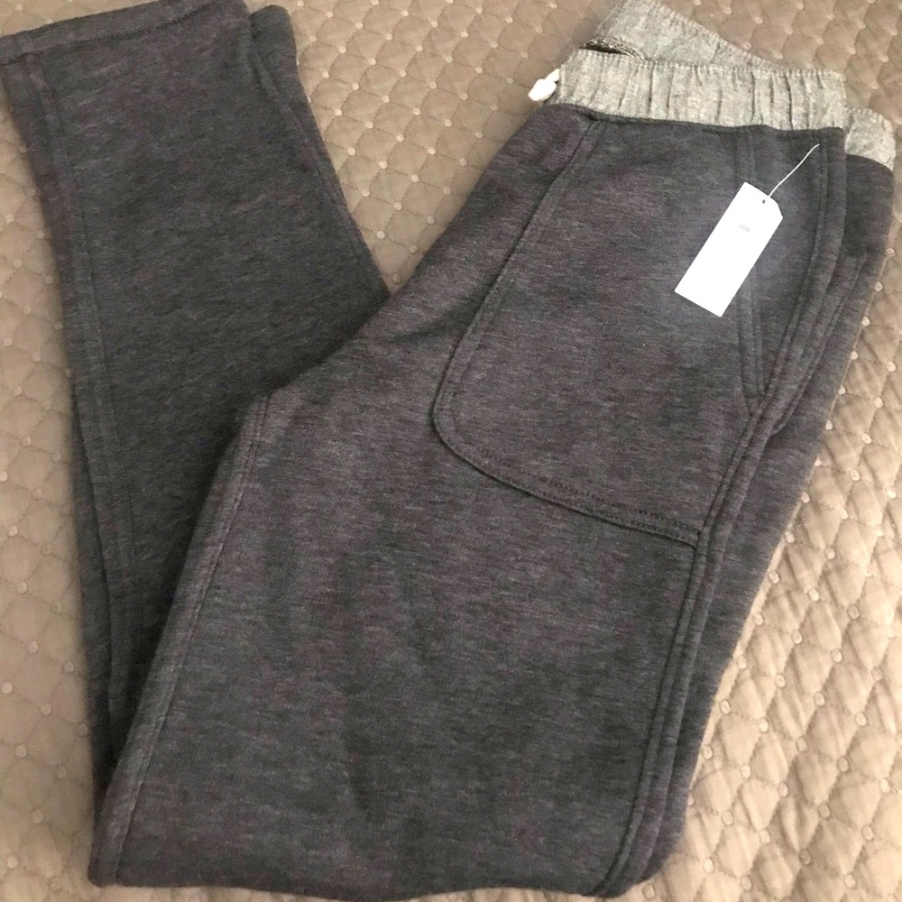 Boys Old Navy sweatpants. Size 10/12.
